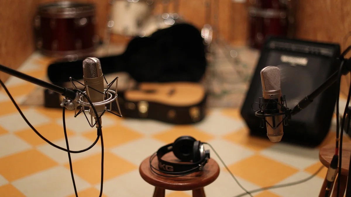 Music studio with microphones and instruments for the Basic Music Course at Conservatório Regional de Setúbal